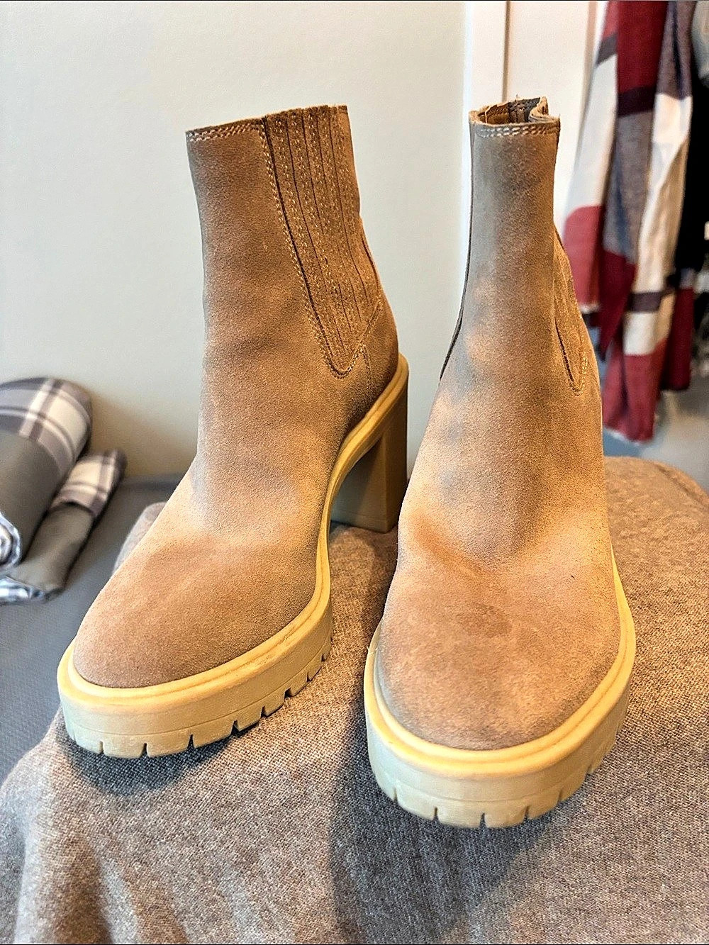 DV Dolce Vita Darcel Lug Sole Platform Chelsea Booties Brown